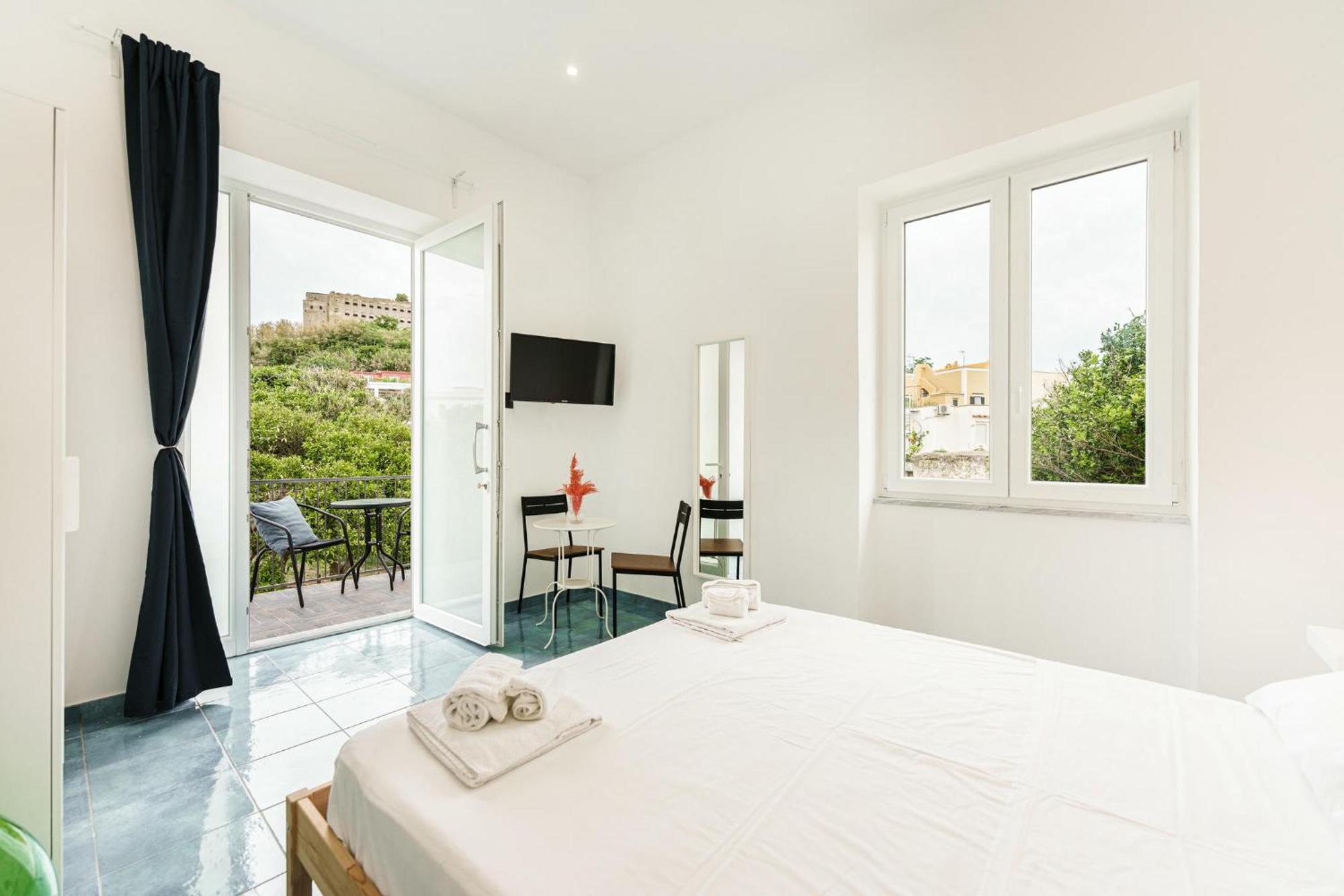 Il Poeta Nella Vigna Bed & Breakfast โปรชิดา ภายนอก รูปภาพ
